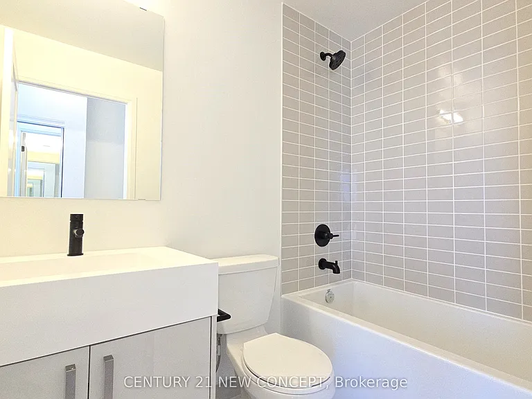 280 Dundas St W #714 — Photo 17