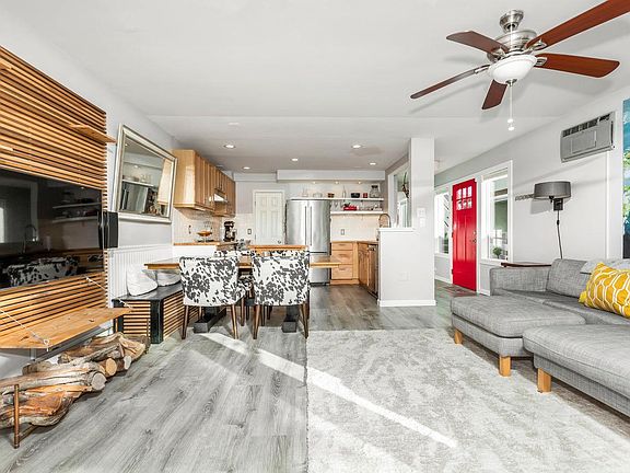 5th image of 2624 46th St