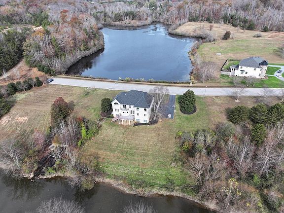 4th image of 465 Shoreham Dr