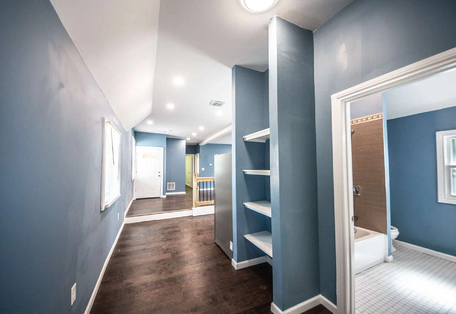 3 bed, 1.0 bath, $1,490 — Photo 3