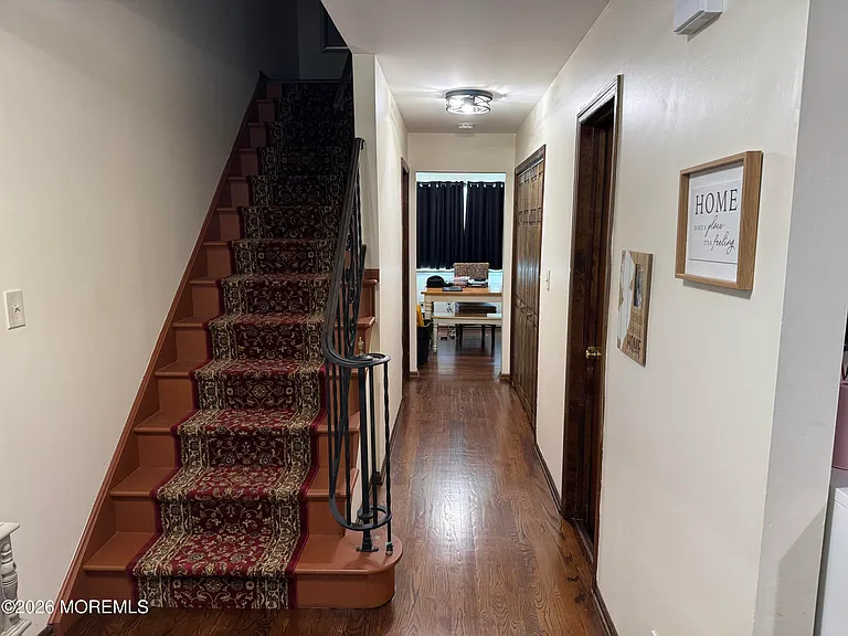 425 Main St — Photo 3