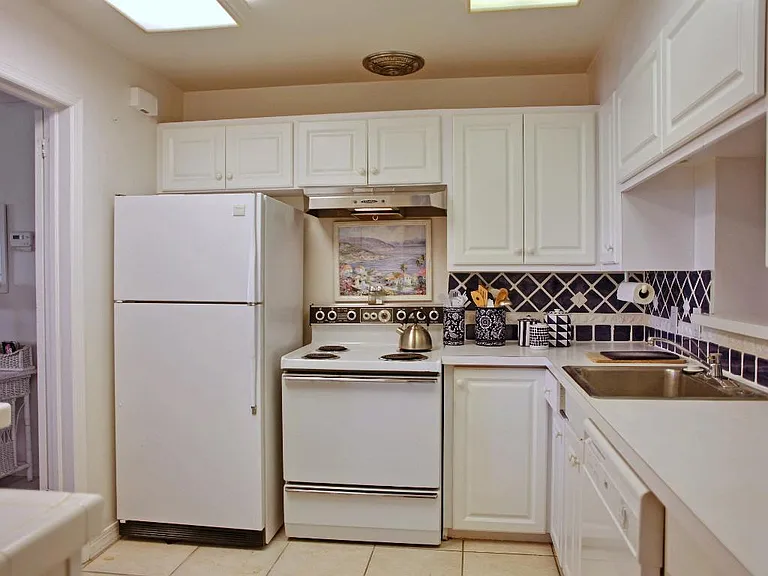 798 Bougainvillea Ln — Photo 15