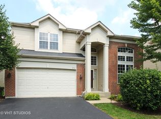 2130 W Silverleaf Ln, Addison, IL 60101