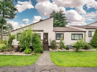 146 Cottonwood Rd #146, Newington, CT 06111