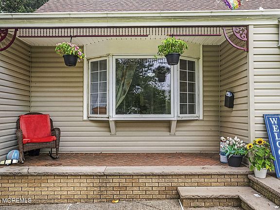 4th image of 33 Heather Drive