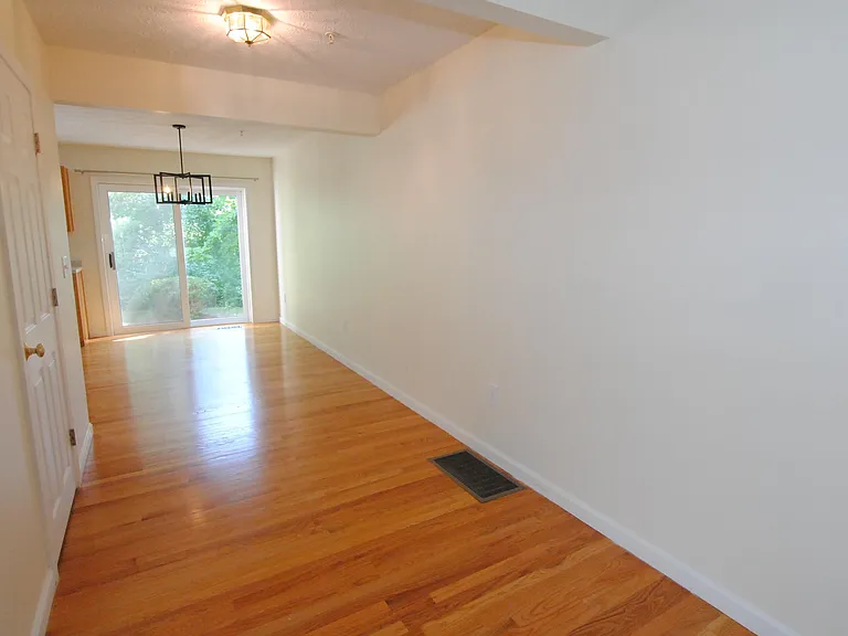 68 Georgetown Dr — Photo 6
