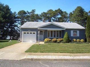 36 Caldwell Dr, Toms River, NJ 08757