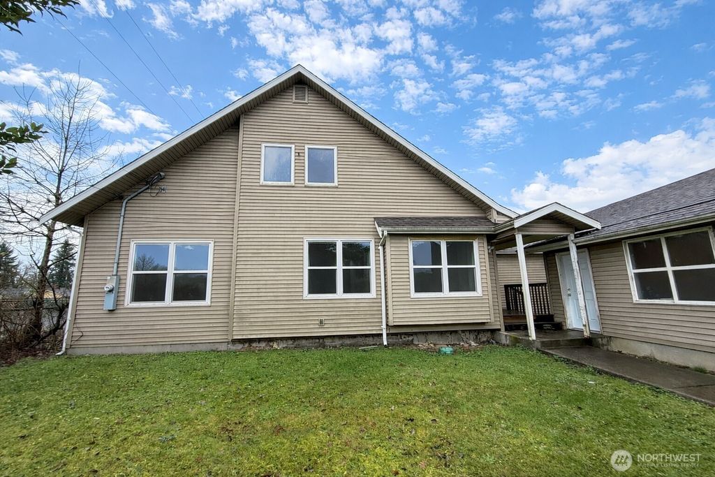 127 10th Street, Sultan, WA - View 2