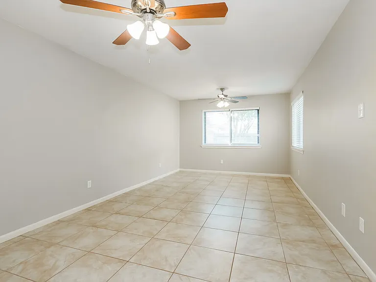 10015 Waving Fields Dr — Photo 10