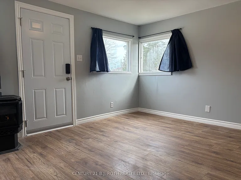 397 Mosley St — Photo 11