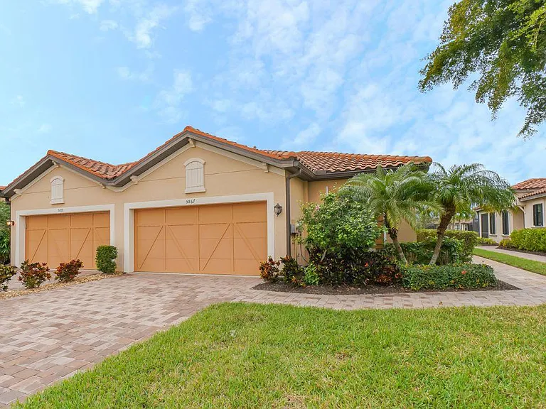 5867 Cavano Dr — Photo 8