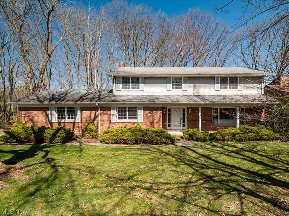 9185 Meadow Ln, Brecksville, OH 44141