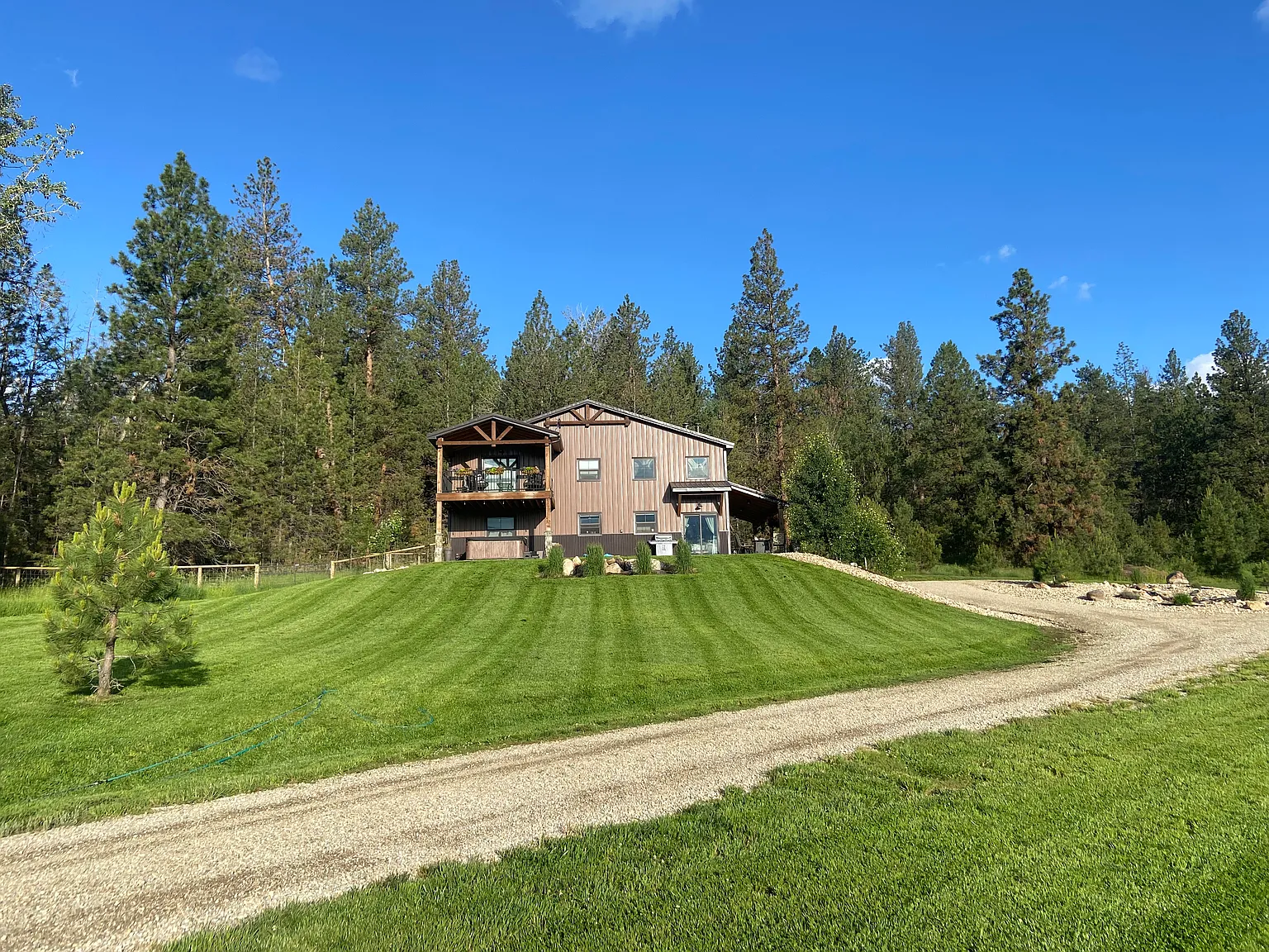 3 bed, 2.5 bath, 1600 sqft, $4,000 — Photo 3