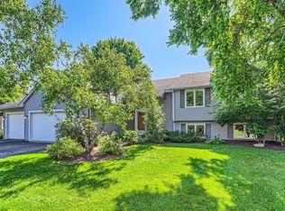 592 Coventry Pkwy, Eagan, MN 55123