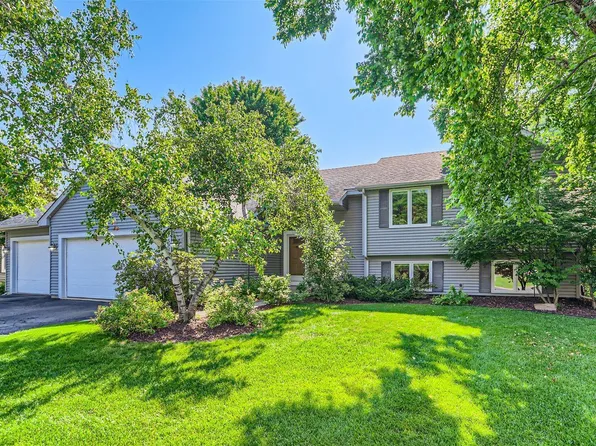 592 Coventry Pkwy, Eagan, MN 55123