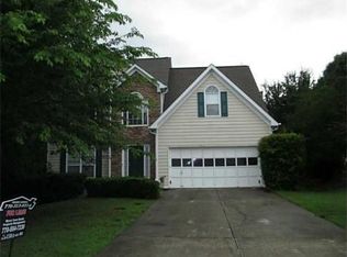 565 Running Fawn Dr, Suwanee, GA