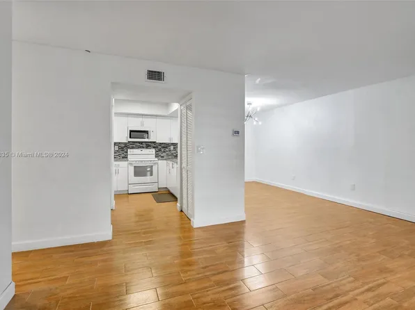 18210 Mediterranean Blvd #1-20, Hialeah, FL 33015