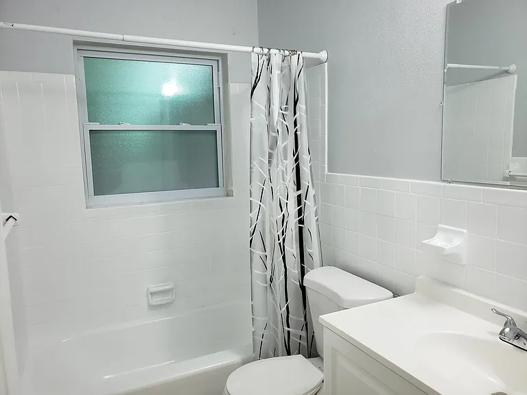 6000 E Lynn St — Photo 2