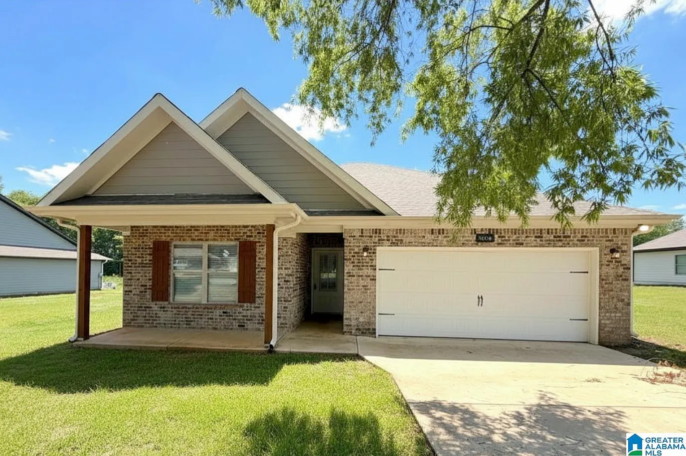 4 bed, 2.0 bath, 1841 sqft, $1,795 — Photo 2