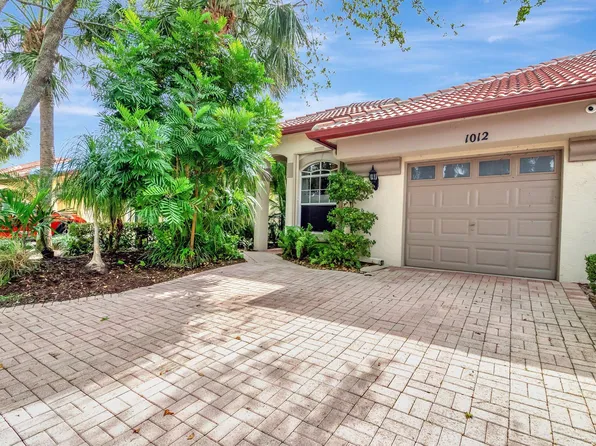 1012 Via Jardin, Riviera Beach, FL 33418