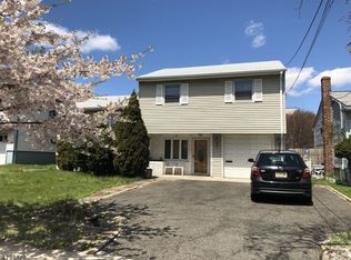 16 Country Club Ln, Elizabeth, NJ 07208