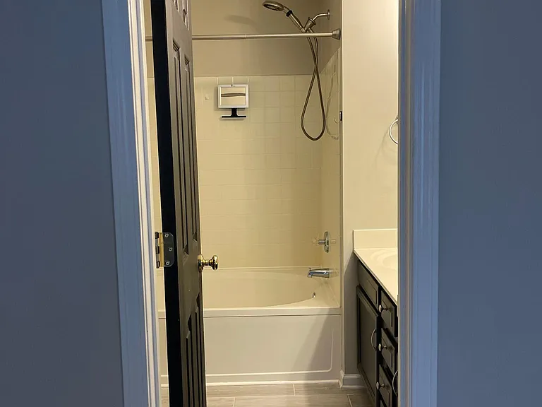 8223 Southgate Commons Dr — Photo 36