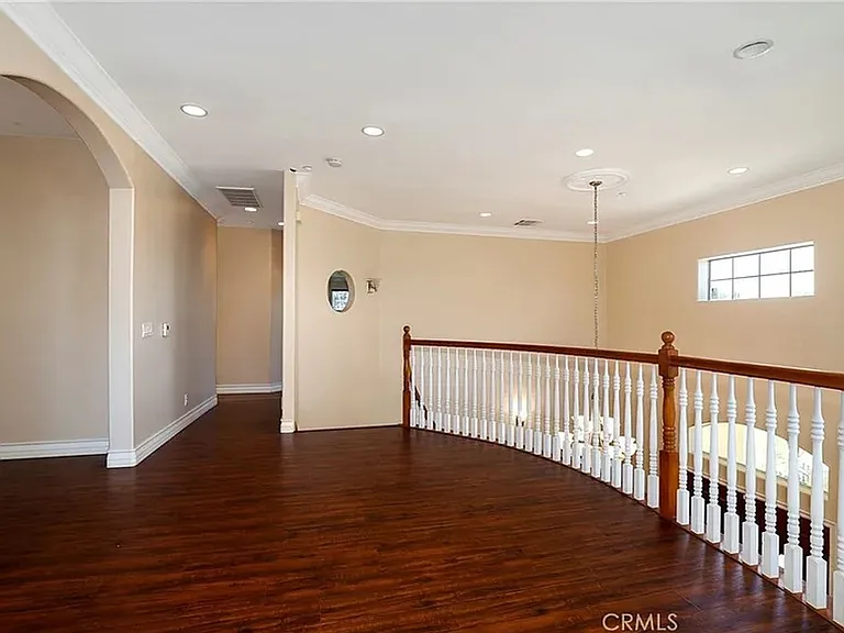 227 Florence Ave — Photo 17