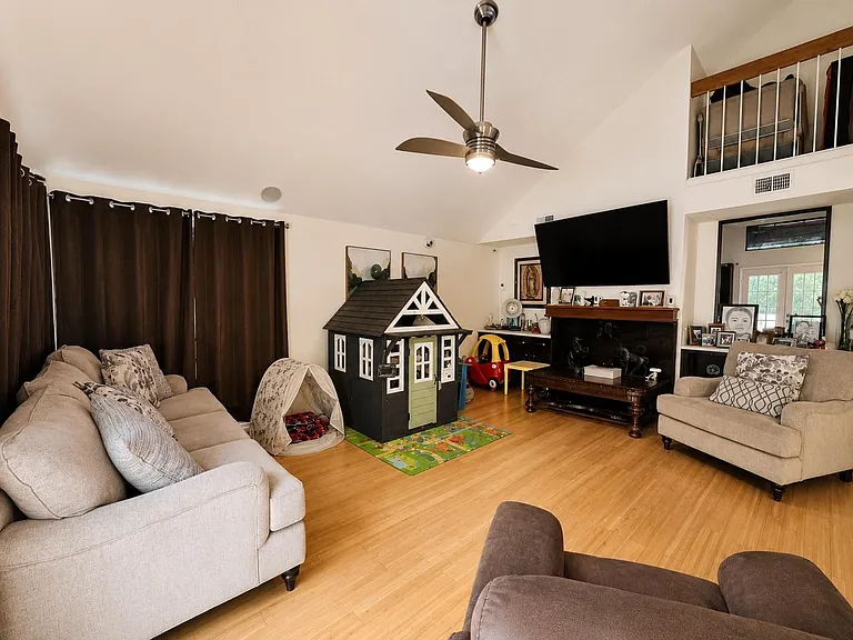 3115 Ashford Bend Dr — Photo 5