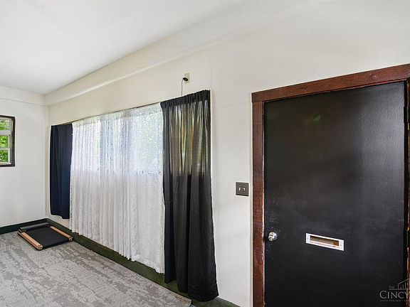 5th image of 738 Enright Ave