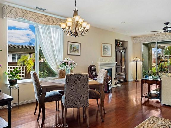 3rd image of 2424 Traditions Loop