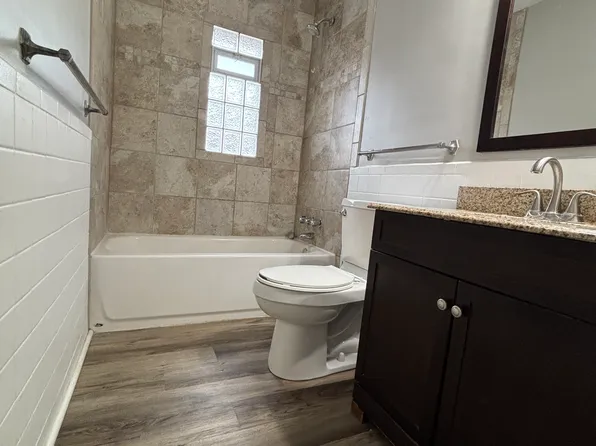 21017 Westway Dr APT 3, Rocky River, OH 44116