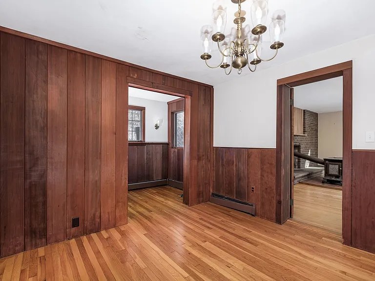445 Glen Rd — Photo 8