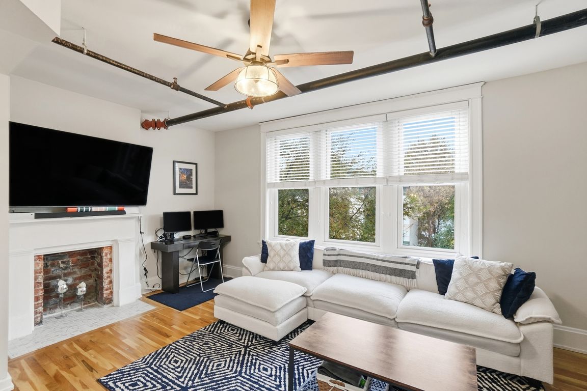 next background image