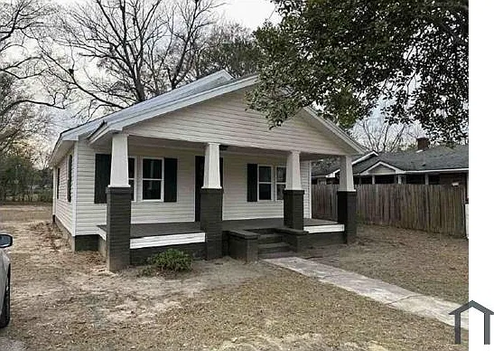 3 bed, 1121 sqft, $1,595 — Photo 2