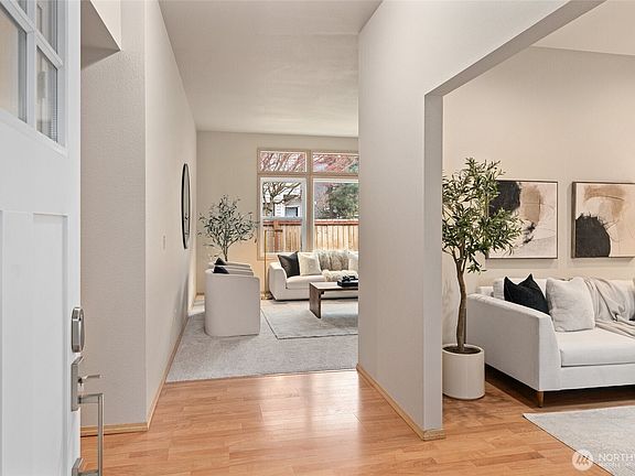 4th image of 15608 156th Place SE