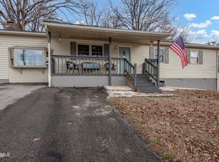 409 Cherokee Heights Dr, Maryville, TN 37801