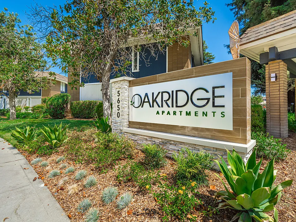 Oakridge Apartments