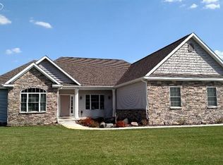 10965 Ridge View Trl, Fenton, MI 48430