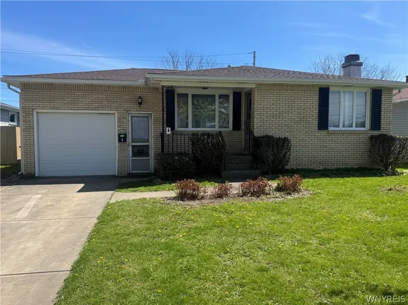 9 Banko Dr, Depew, NY 14043