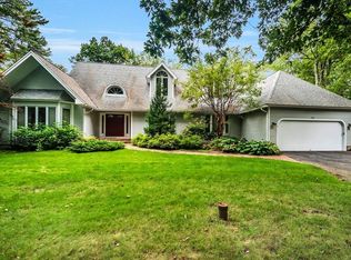 10 Powisset St, Dover, MA 02030