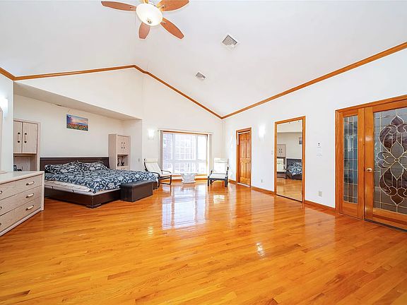 5th image of 23011 53rd Ave