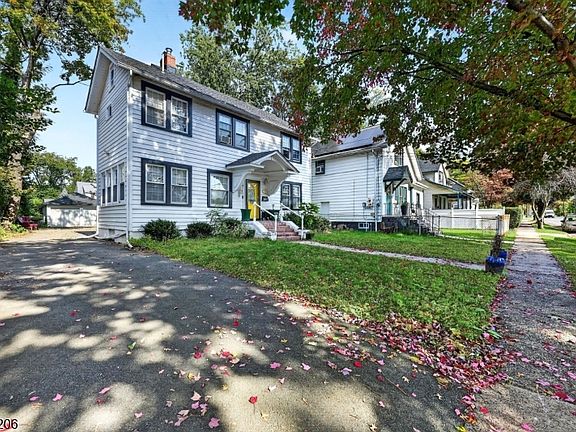 3rd image of 18 Randolph Rd
