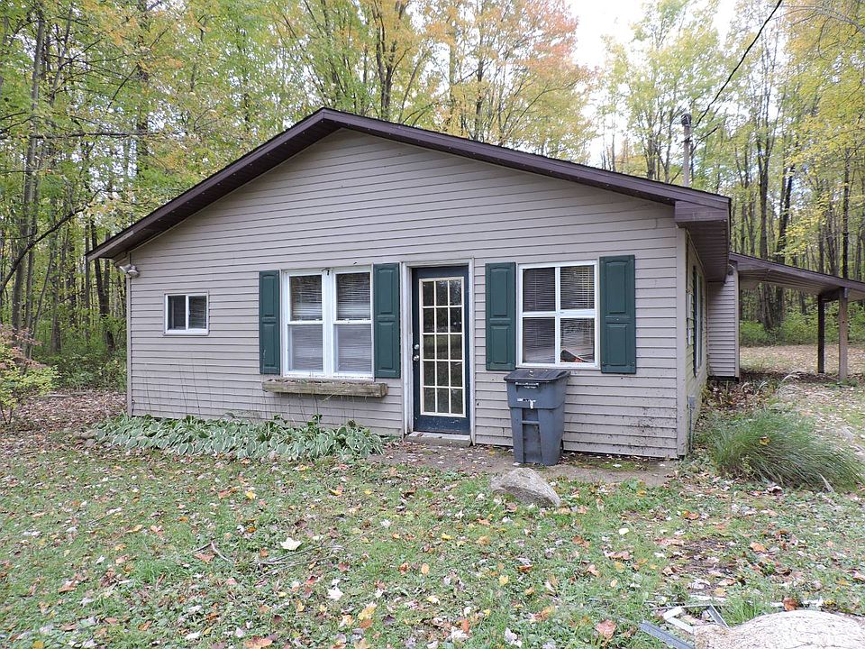 1st image of 46870 Sycamore Dr