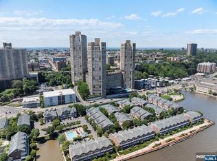 7002 John F Kennedy Blvd E #27F, West New York, NJ 07093