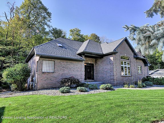 3rd image of 4054 Tall Oaks Dr
