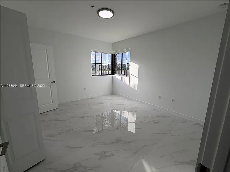 2306 E 4th Ave #303 — Photo 8