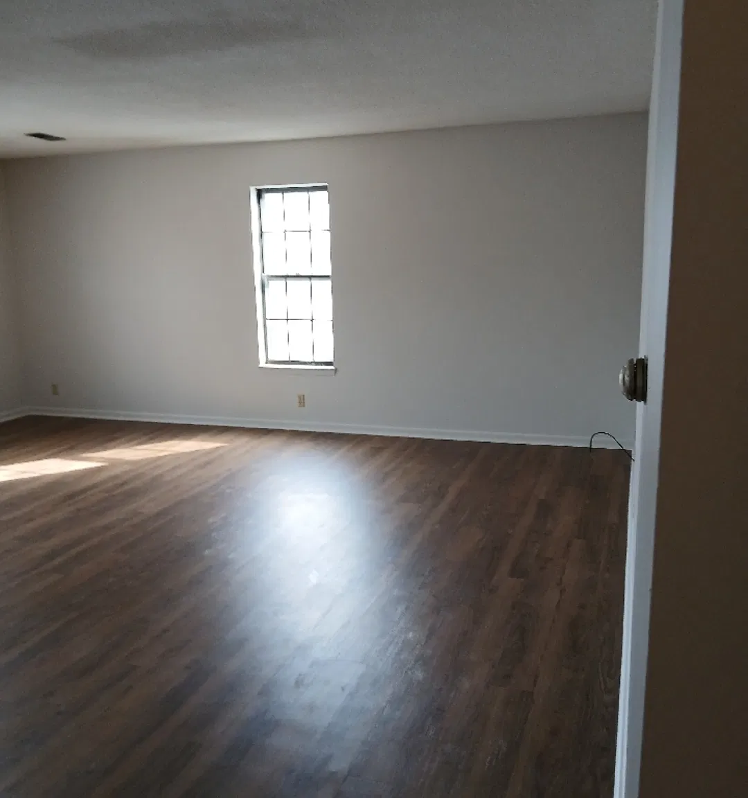 1 bed, 900 sqft, $800 — Photo 2