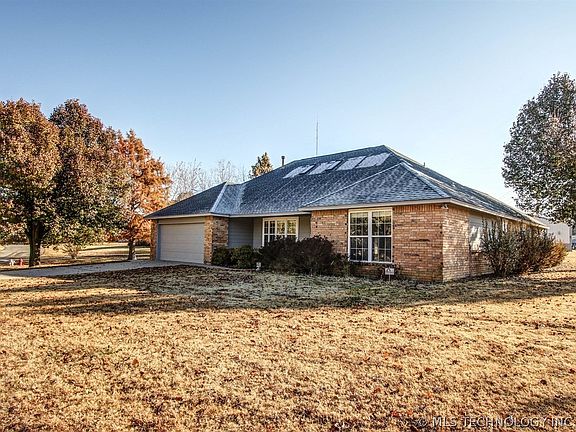 2nd image of 10027 Rosewood Dr