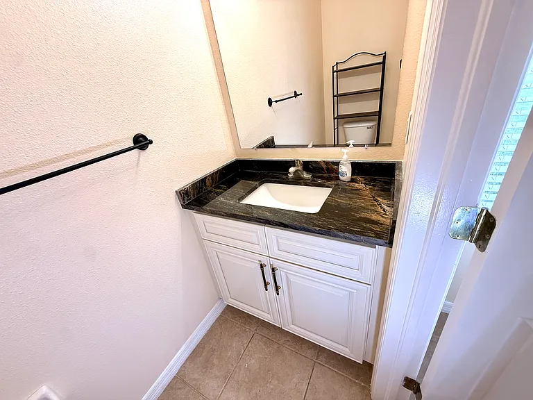 11652 Declaration Dr — Photo 24