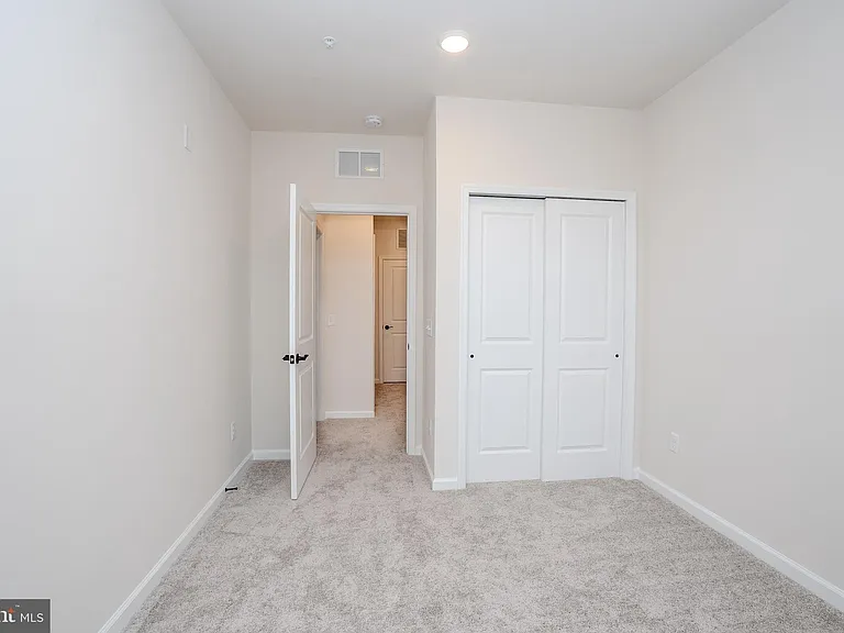 507 Reading Ct — Photo 23